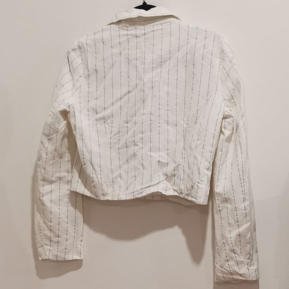 🌸 Striped Pant and Suit Set 🌸 - Picture 6 of 8